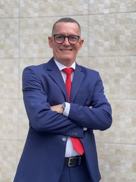 Perfil de Paulo Egito, pastor e autor do livro Escolhas, especialista em fé, inteligência emocional e liderança